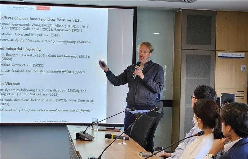 Special Economic Zones and Firm Performance: Evidence from Vietnamese Firms