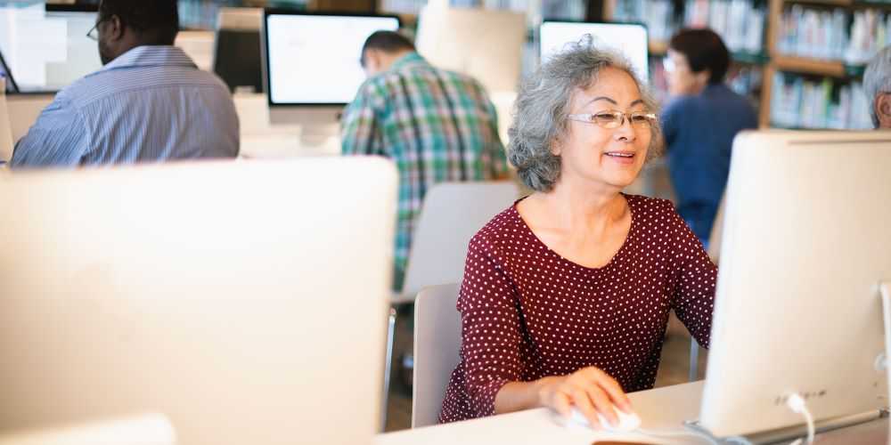 ทักษะดิจิทัลของผู้สูงอายุกลุ่มเปราะบางในประเทศไทย: ปัจจัยและความท้าทายในการเข้าสู่โลกดิจิทัล