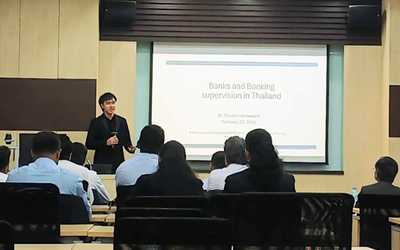 ดร.วรฤทธิ์ วรรณวาณิชย์ บรรยายในหัวข้อ “Banks and Banking supervision in Thailand”