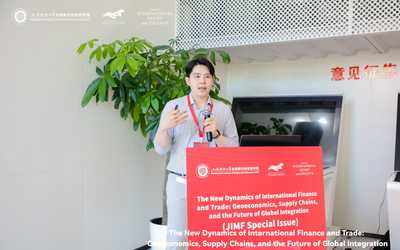 คุณเจตวัฒน์ ภัทรรังรอง บรรยายในหัวข้อ “Trade Diversion, Supply-Chain Reconfiguration, and Rerouting During the U.S.–China Trade War”