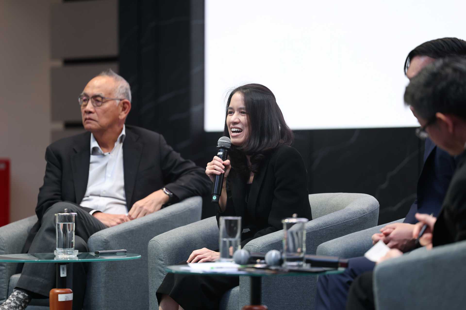 ดร.นฎา วะสี ร่วมเสวนาในหัวข้อ “มุมมองนักเศรษฐศาสตร์ต่อทิศทางนโยบายภาครัฐใน 4 ปีข้างหน้า”